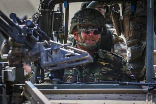 Koning Bezoekt Oefening Luchtmobiele Brigade Voor Inzet Op Navo Grondgebied Oost Europa (pool)