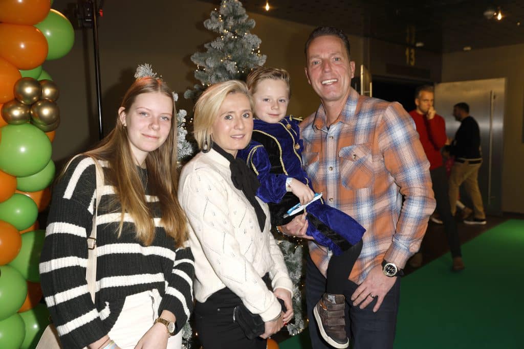 Rob Geus En Partner Suzanne Ozek Met Kinderen Esmee En Levi