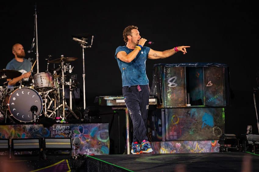 Coldplay Perform At Craven Park Chris Martin Kiss cam