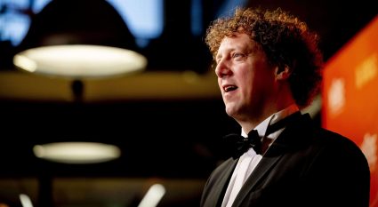 Jochem Myjer Ontvangt Vier Prijzen Voor Gorgels Boeken