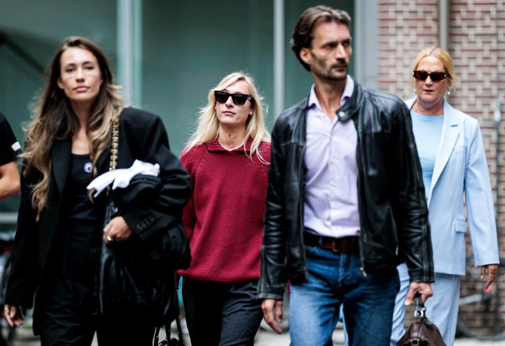 Rechtbank Behandelt Zaak Dood Van Tweelingbroer Van S10