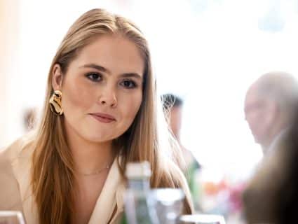 Prinses Amalia Bezoekt Amsterdams Gemeentebestuur