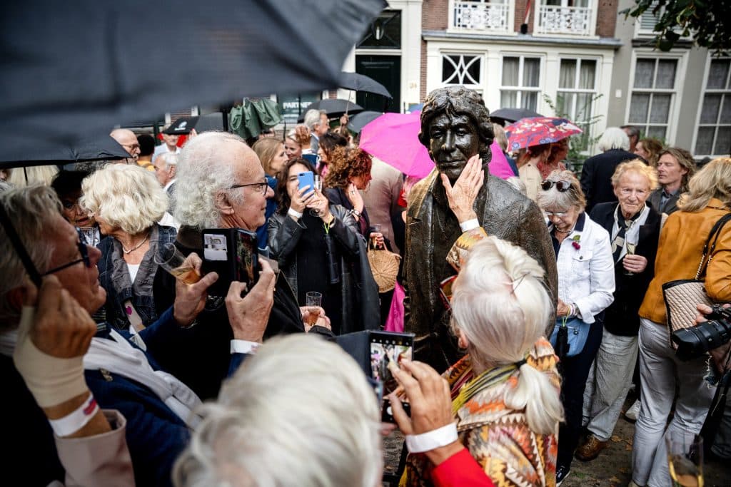 Onthulling Standbeeld Paul Van Vliet