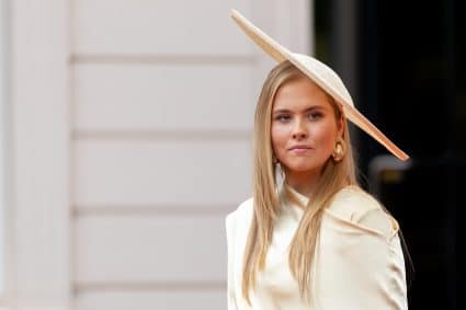 Prinses Amalia. Prinsjesdag: Aankomst Genodigden Bij Koninklijke Schouwburg