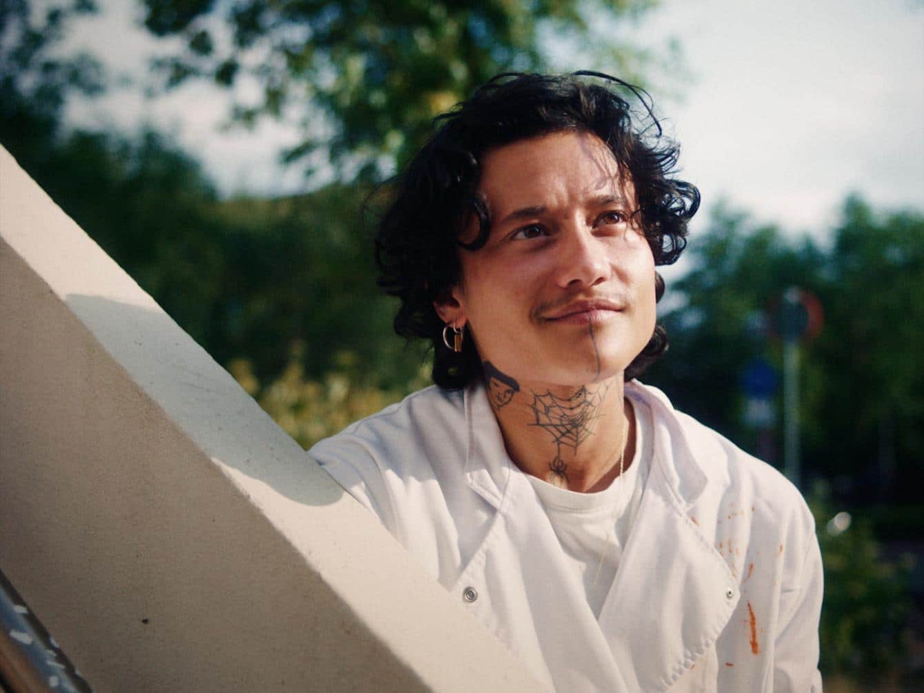 Acteur Sky James Bronkhorst overleden op 27-jarige leeftijd - Weekend Online