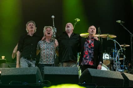 Live On The Beach Blof, artikel BLØF & Vrienden