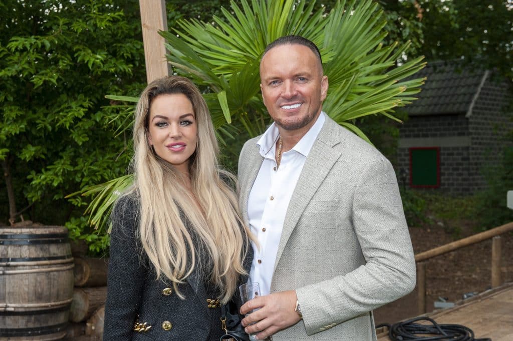 Volkszanger Frank Van Etten En Vriendin