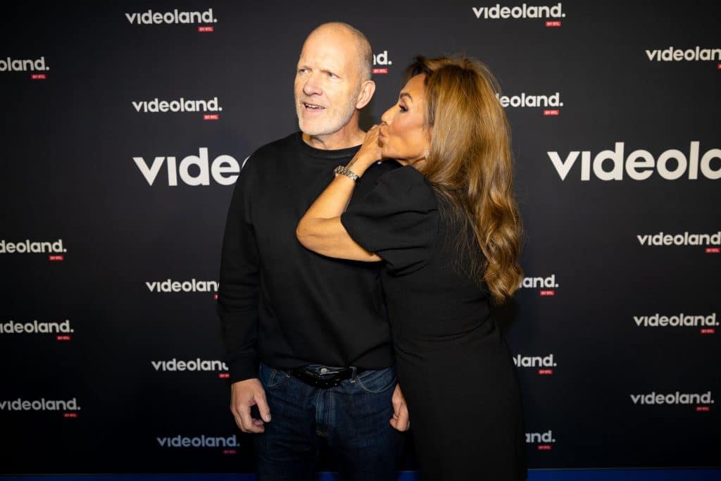Maxim Hartman en Patty Brard bij het persevent van de nieuwe Videoland Original Vals Spel