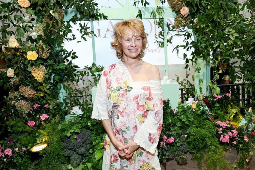 Pamela Anderson's "sonsie Garden" With Shopify