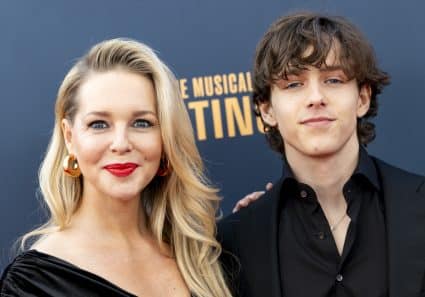 Wereldpremière The Last Ship Van Sting In Carré Chantal Janzen