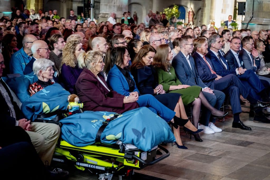Koning Bij Viering 25.000ste Wens Van Stichting Ambulance Wens