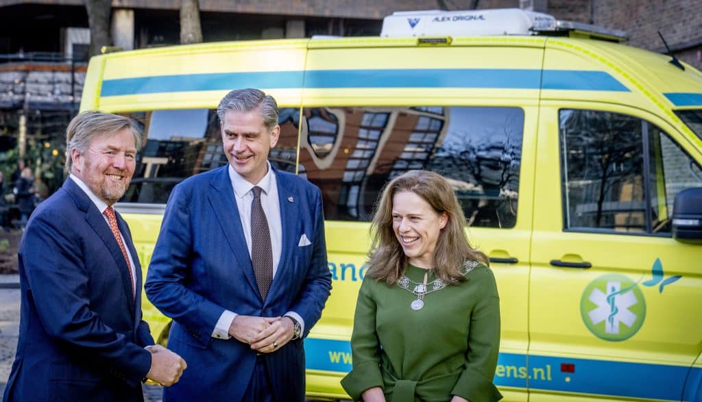 Koning Bij Viering 25.000ste Wens Van Stichting Ambulance Wens