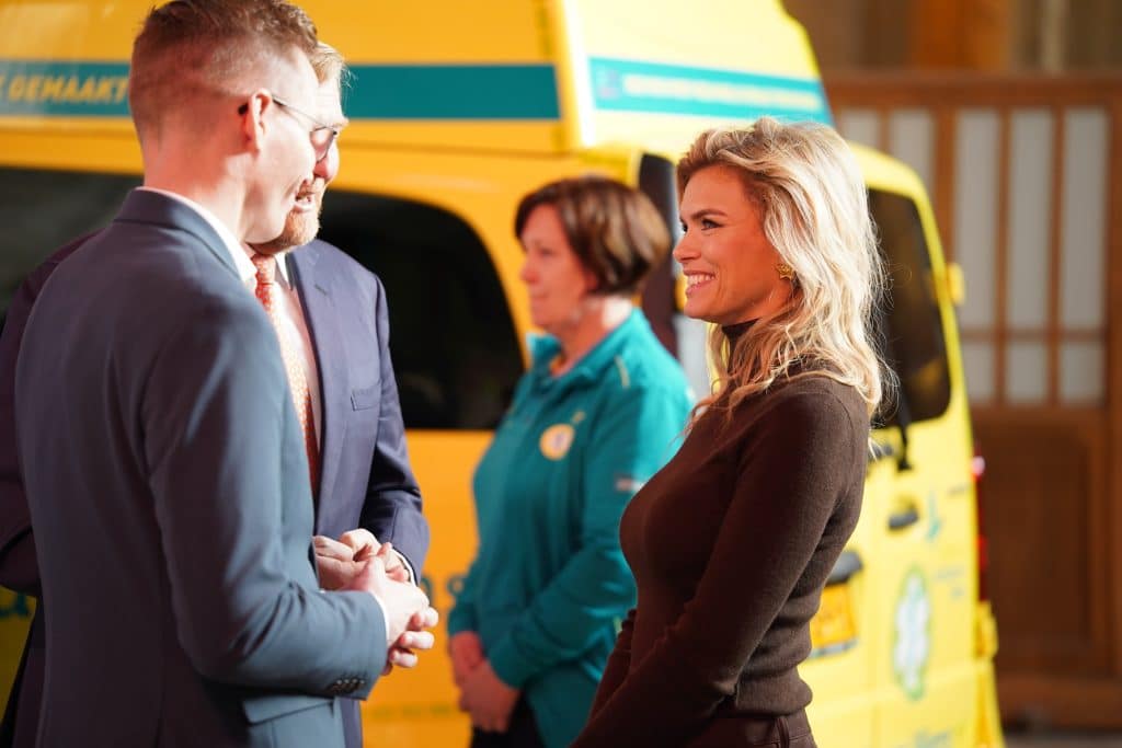 Koning Willem Alexander Komt Aan Bij Viering 25.000ste Wens Van Stichting Ambulance Wens
