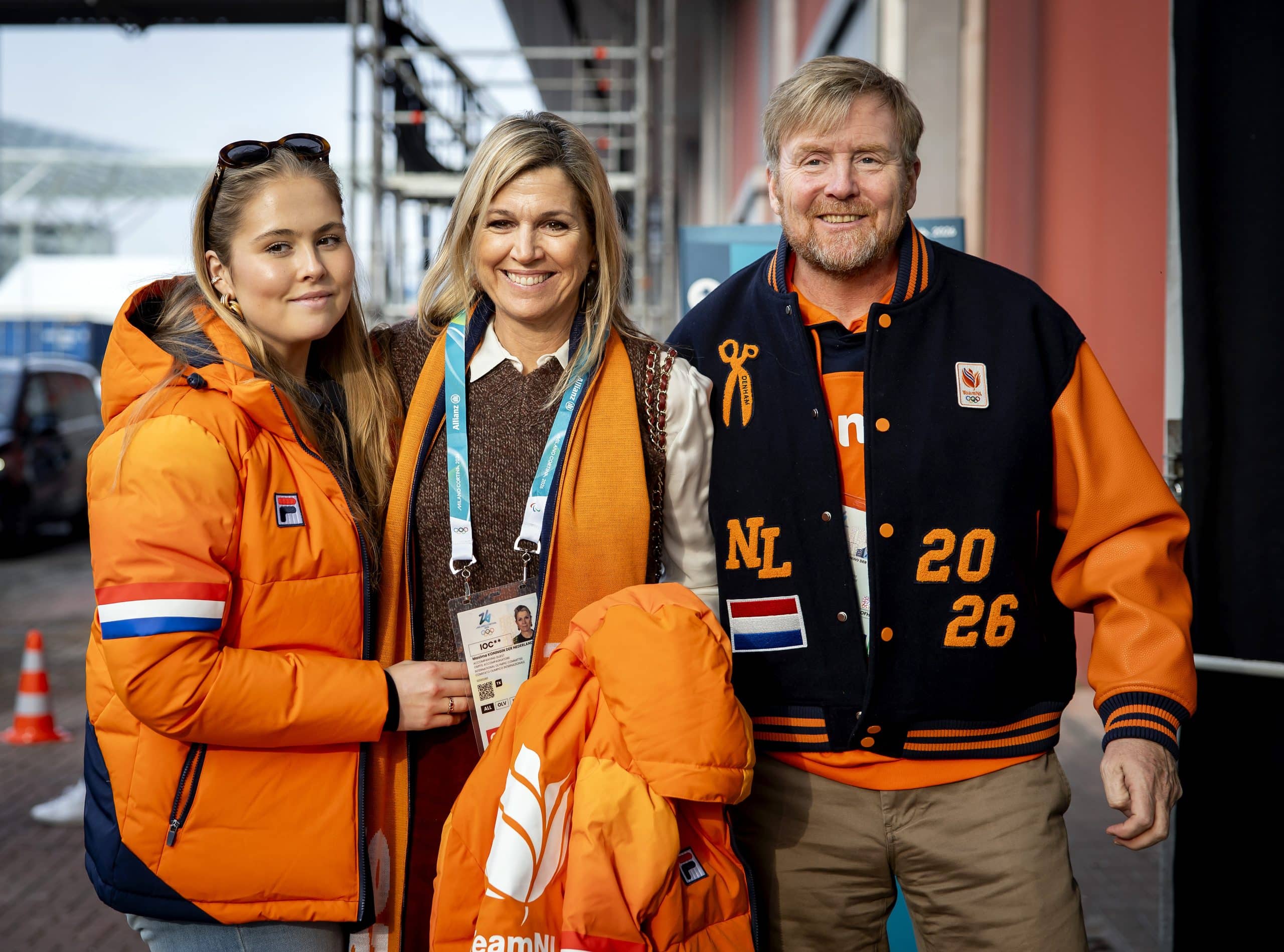 Koninklijk Paar en Amalia bij de Olympische Winterspelen. Het Koninklijk Huis was goed vertegenwoordigd op de Olympische Spelen met Koningin Máxima, Koning Willem-Alexander en prinses Amalia