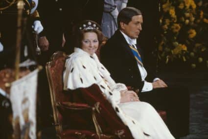 Beatrix Crowned Queen