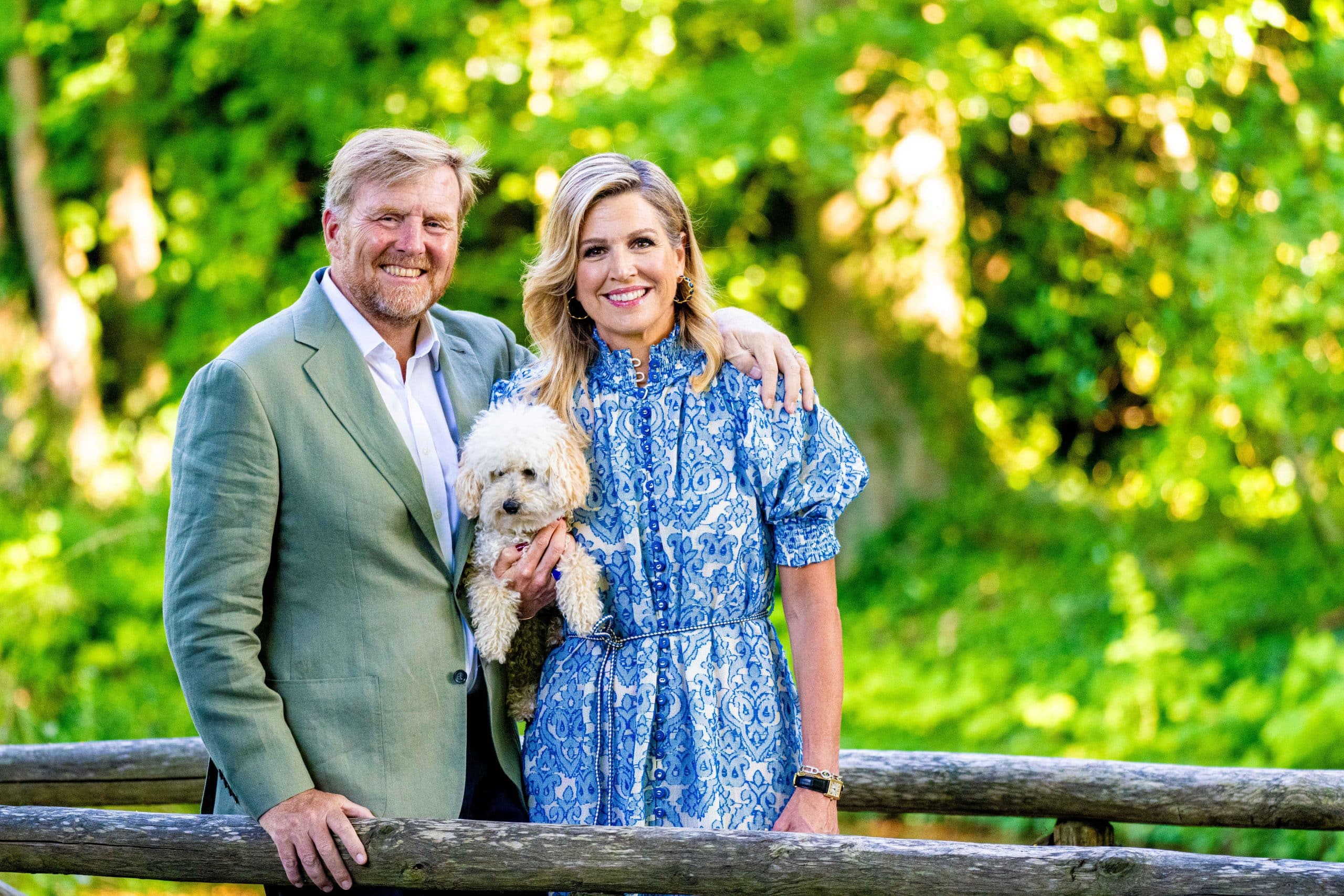 Koning Willem-Alexander, koningin Máxima en hond Mambo ANP