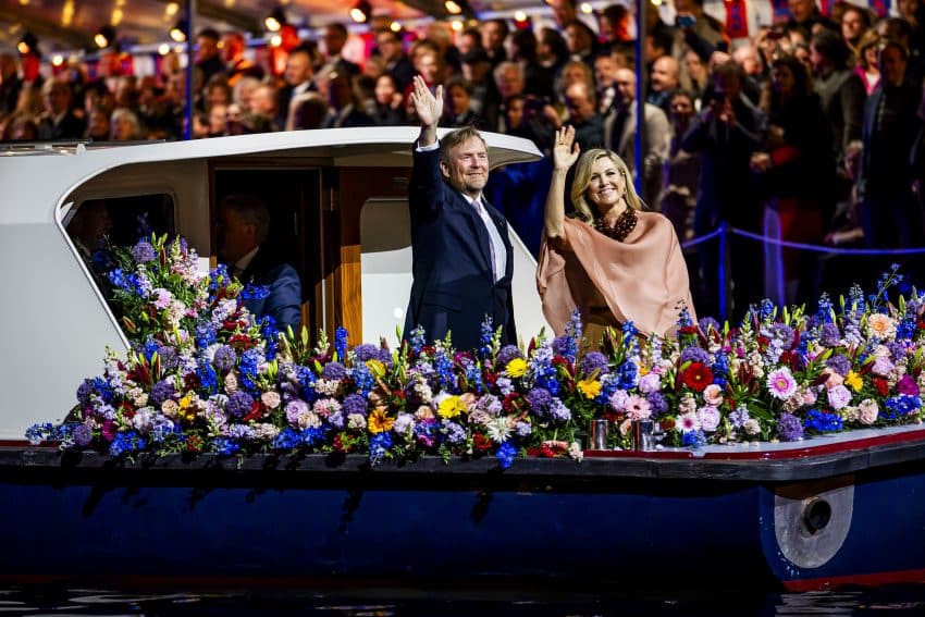 Koningspaar Bij Concert Op De Amstel
