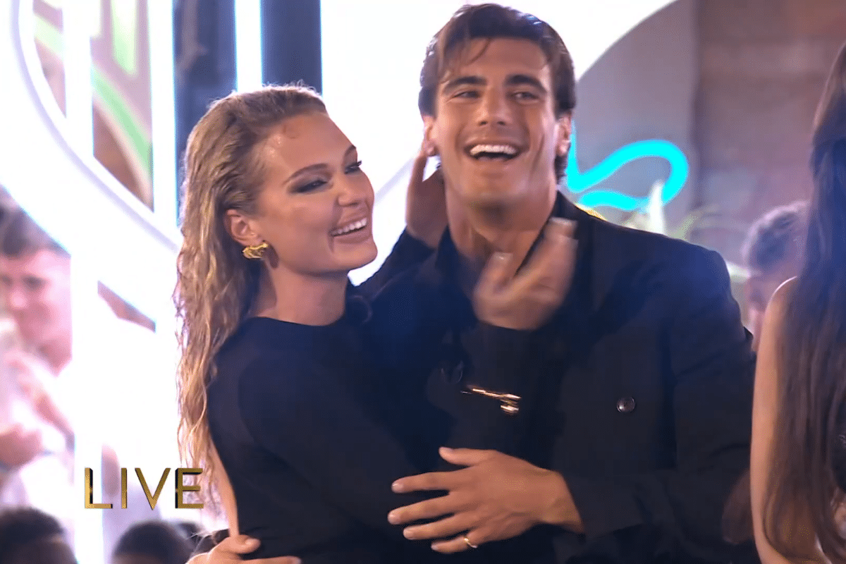 Love Island Uk Julia En Lorenza C Itv