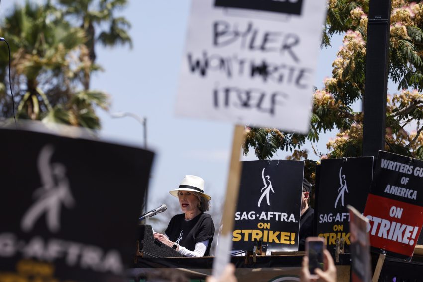 staking Hollywood Sag Aftra Strike In Los Angeles Hits Two Week Mark